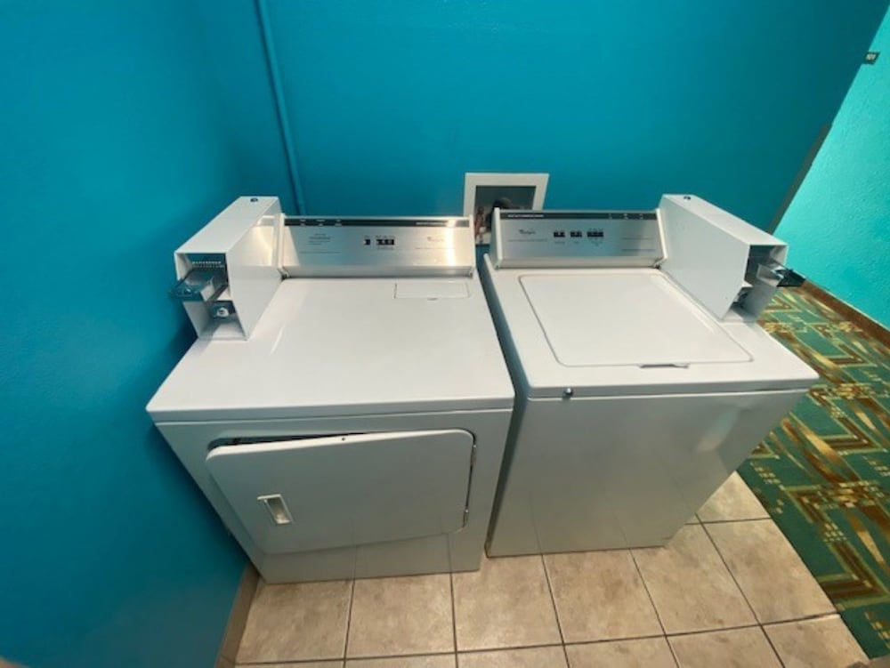 Tropicana Inn and Suites - photo 17