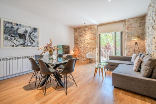 Flateli Plaça Catalunya 1 2 — 4-Star Luxury Hotel in Girona, Spain