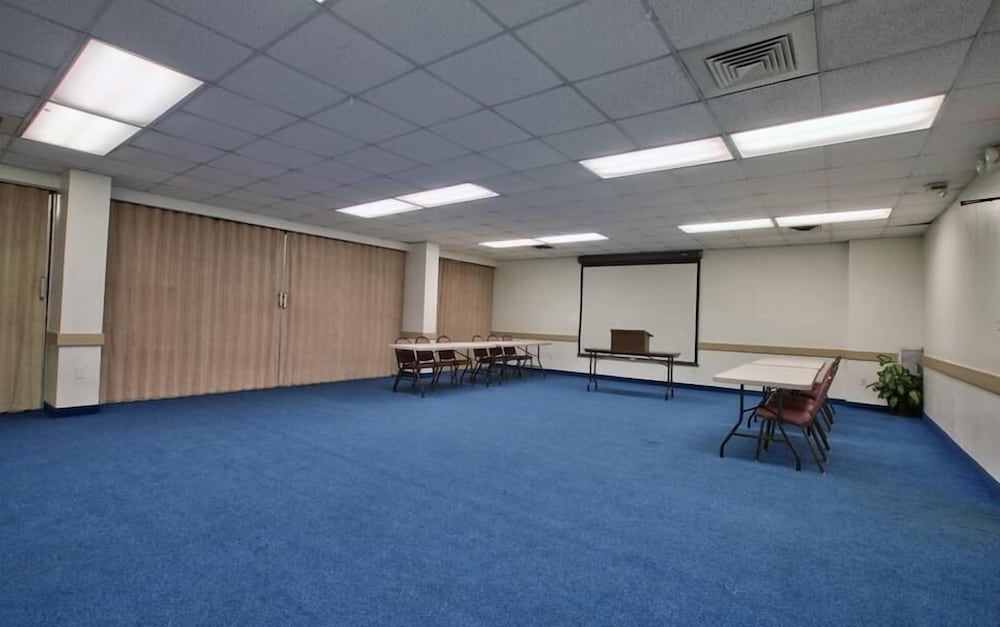 Studio 6 Tallahassee FL North Monroe - photo 33