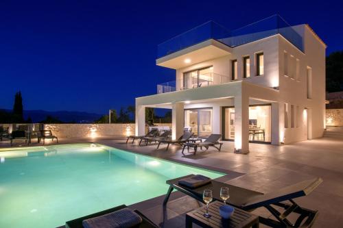 Villa Cocona by PosarelliVillas — 4-Star Luxury Hotel in Acharavi, Greece