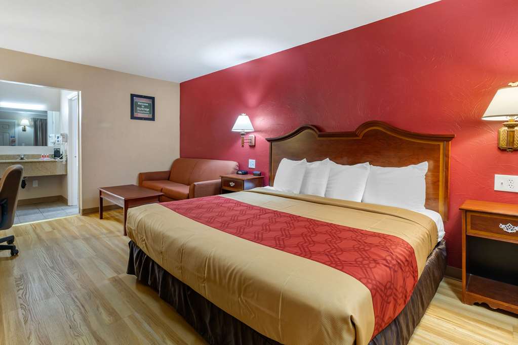 Econo Lodge Sturbridge Route 20 - photo 25