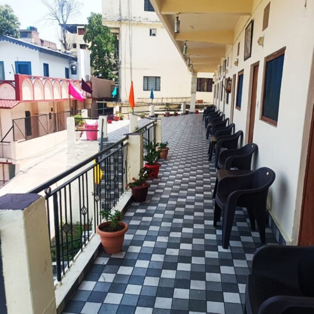 Goroomgo Tribhuwan Ranikhet in Ranikhet, India