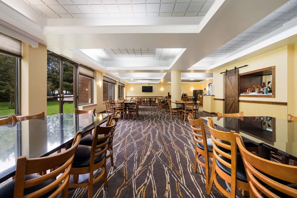 Best Western Grand Victorian Inn - photo 16