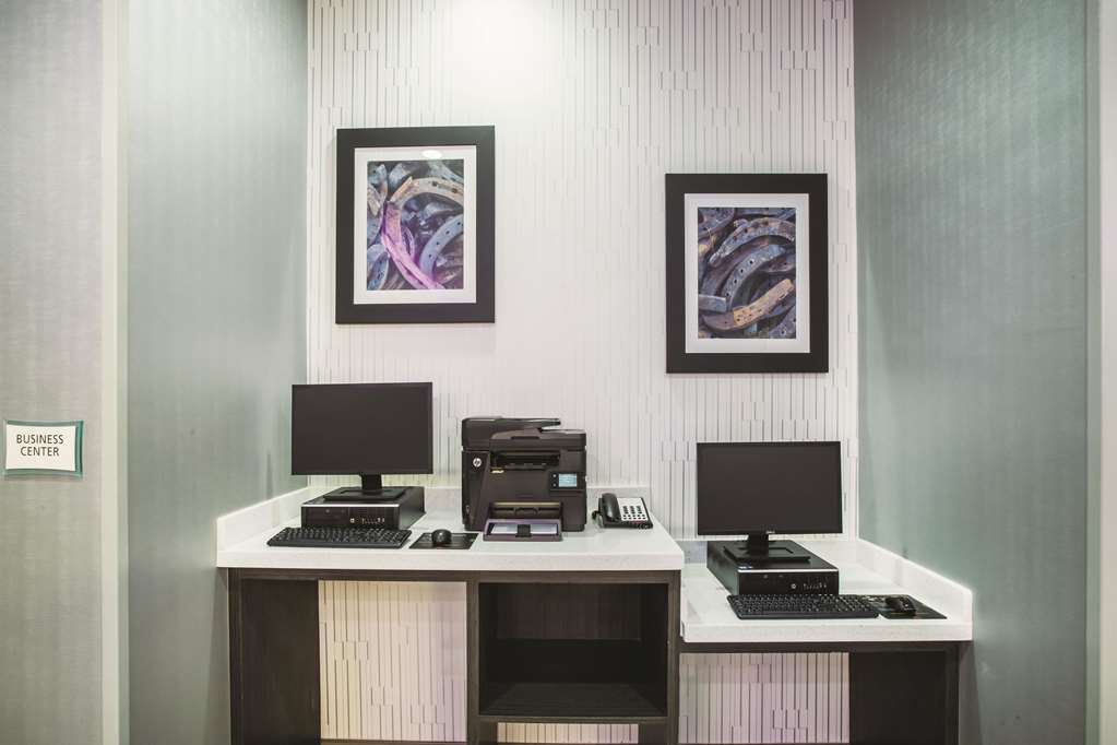 La Quinta Inn & Suites by Wyndham Lubbock South - photo 62