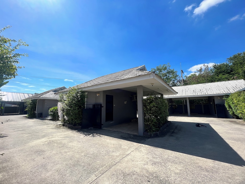 Phatra Resort — Saraburi