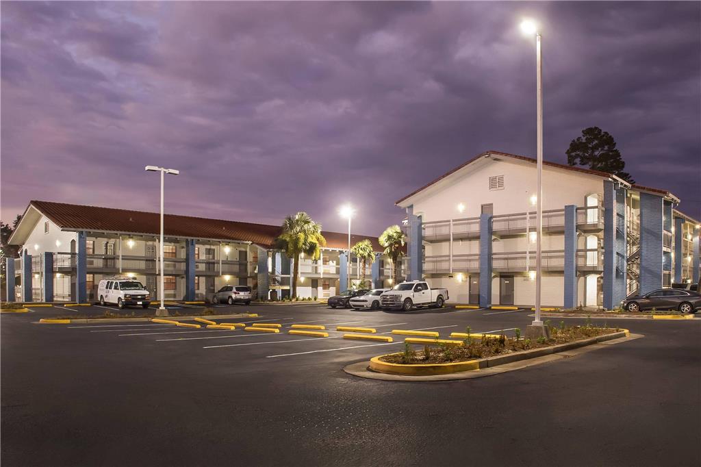 Econo Lodge Augusta North Washington Road - photo 14