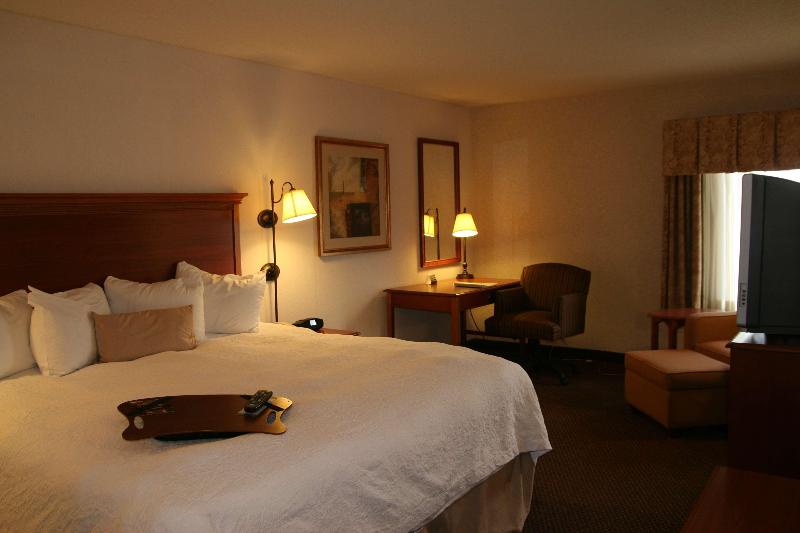Hampton Inn Columbus Airport - photo 76