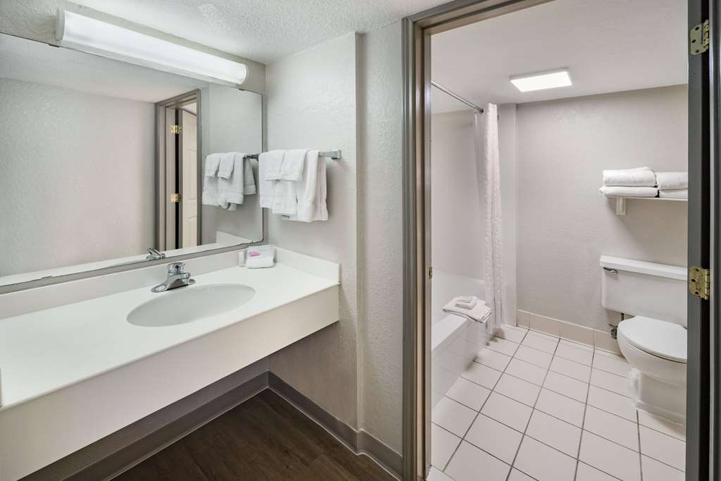 Days Inn by Wyndham Del Rio - photo 39