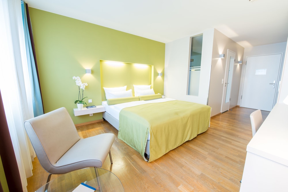 Nymphe Strandhotel & Apartments — 4-Star Luxury Hotel in Ostseebad Binz, Germany