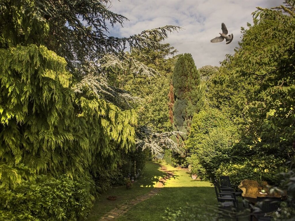 24 Ward Avenue in Cowes, United Kingdom