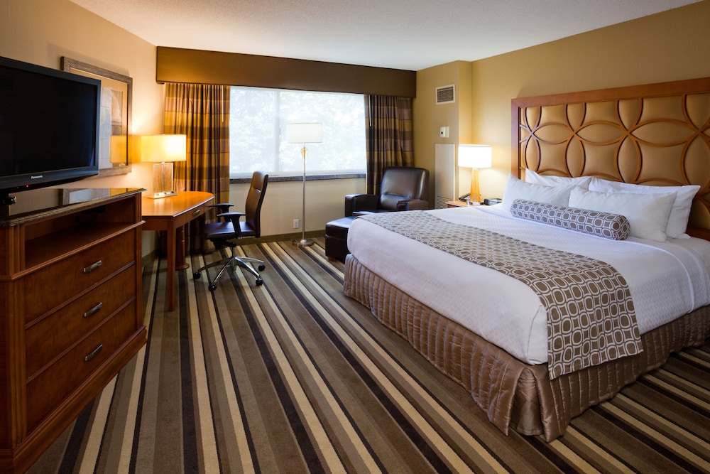Crowne Plaza Minneapolis West by IHG - photo 7