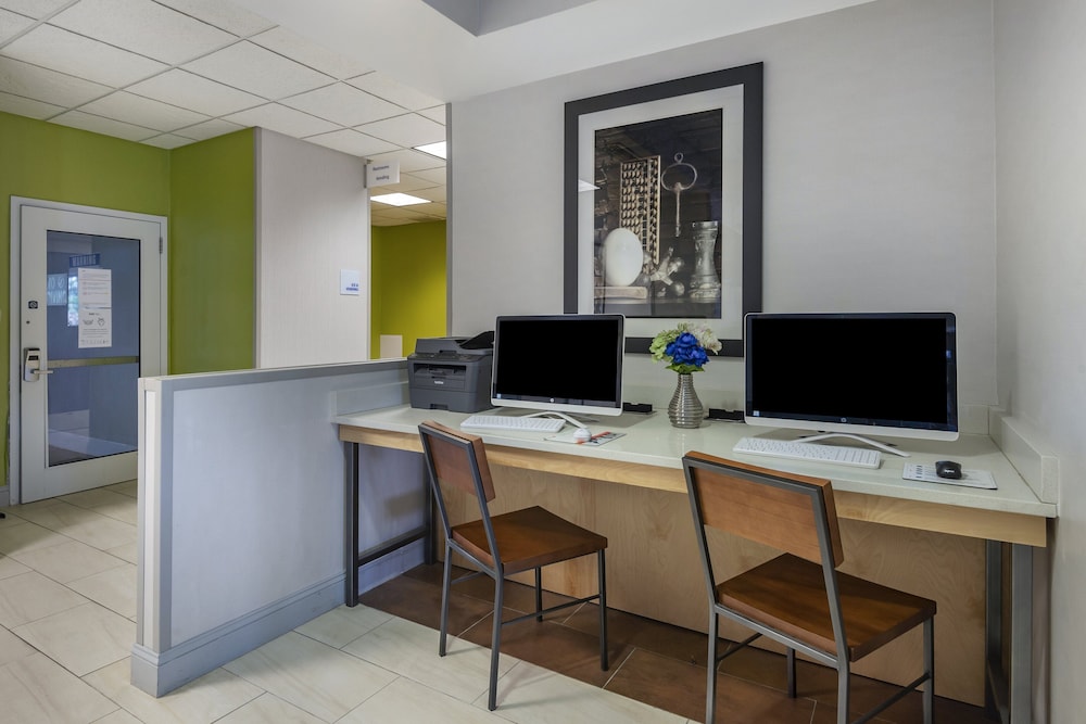 Holiday Inn Express Charlotte West Gastonia by IHG. - photo 25