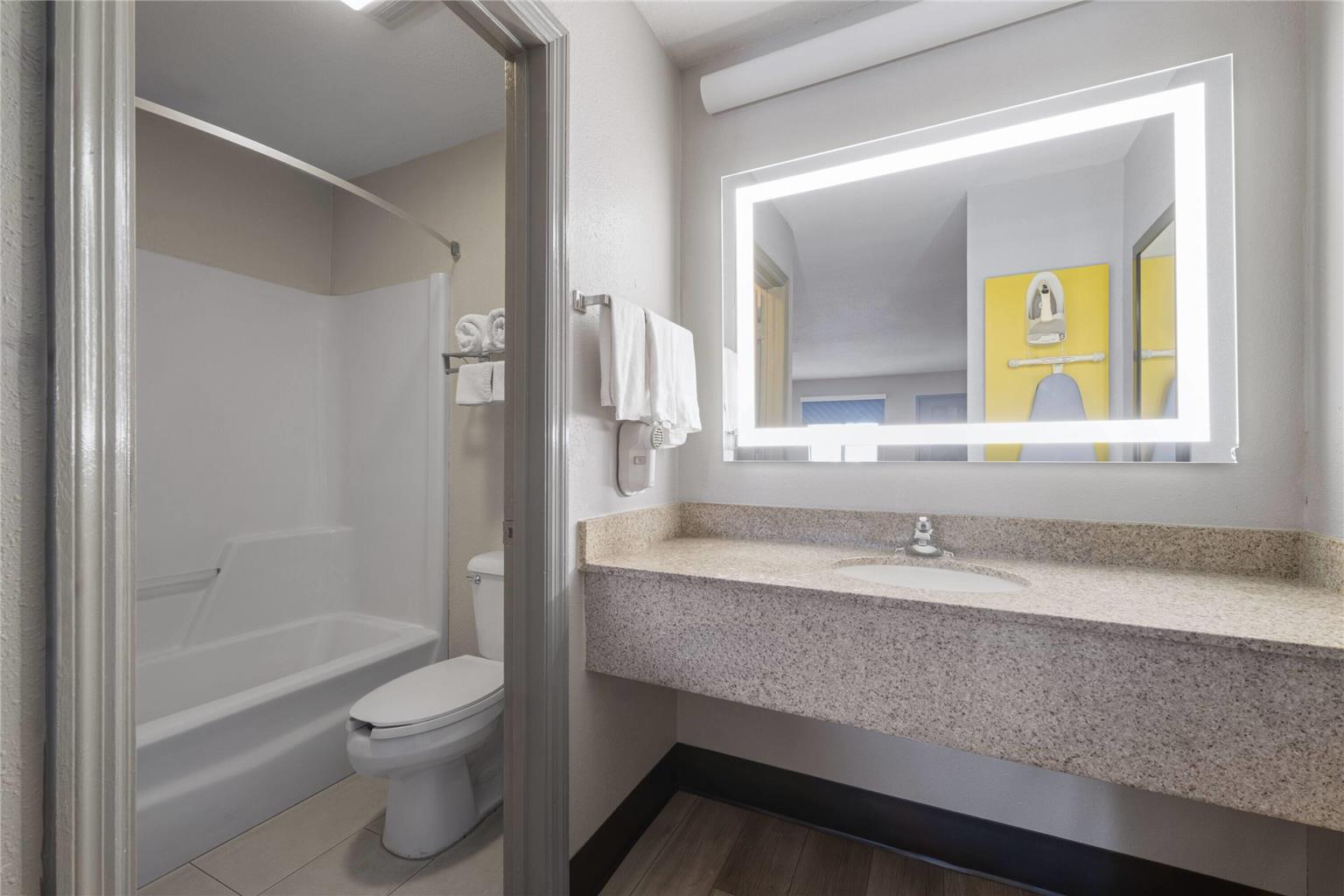 Days Inn by Wyndham Alma - photo 16