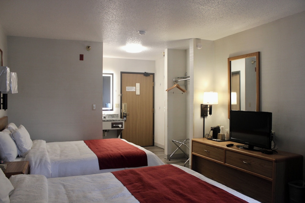 Eastwood Inn - photo 6