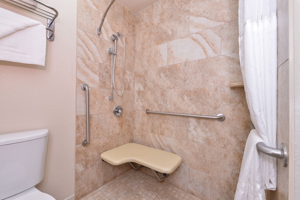 La Fuente Inn & Suites - photo 23