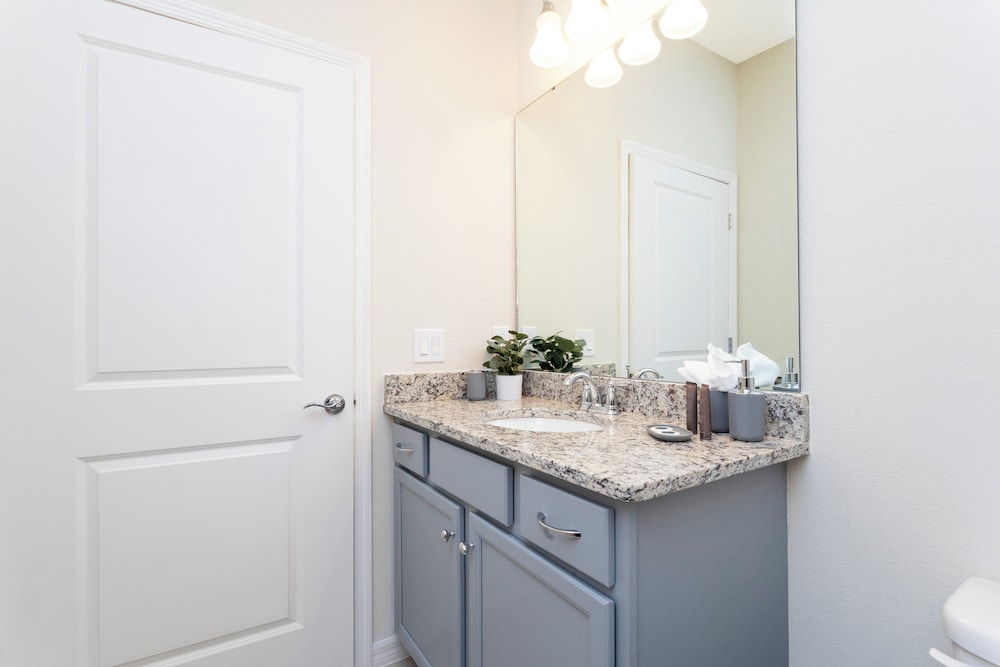 Marvelous 5Bd w Pool Close to Disney Windsor Island Resort 637 Davenport - photo 9