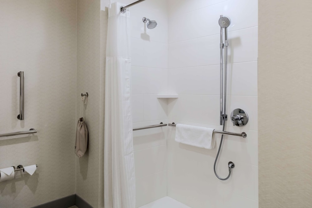 Hilton Garden Inn Detroit Utica - photo 11