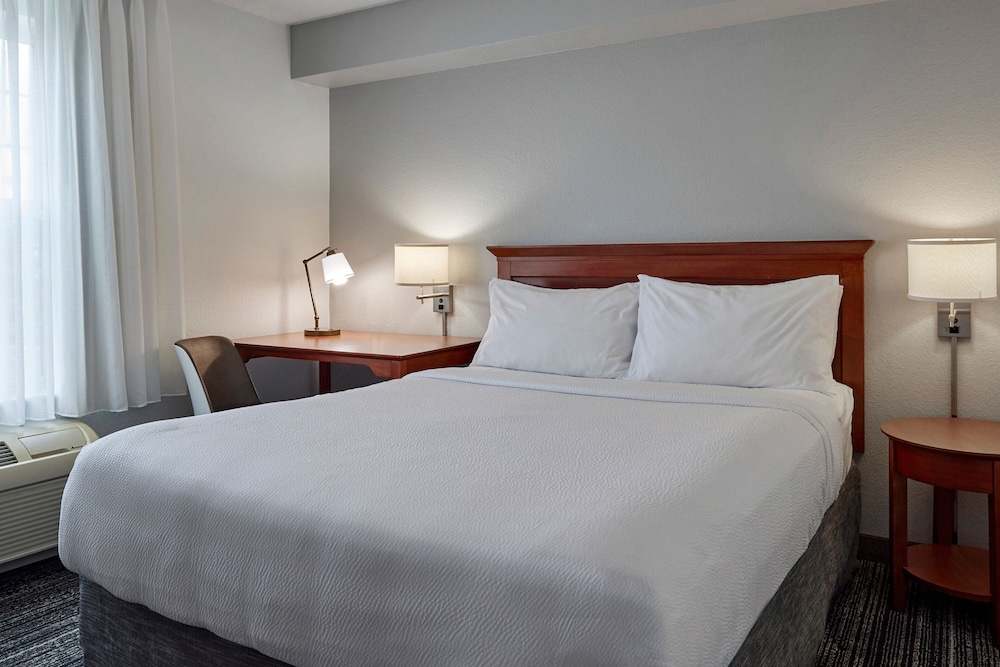 TownePlace Suites by Marriott Medford - photo 7