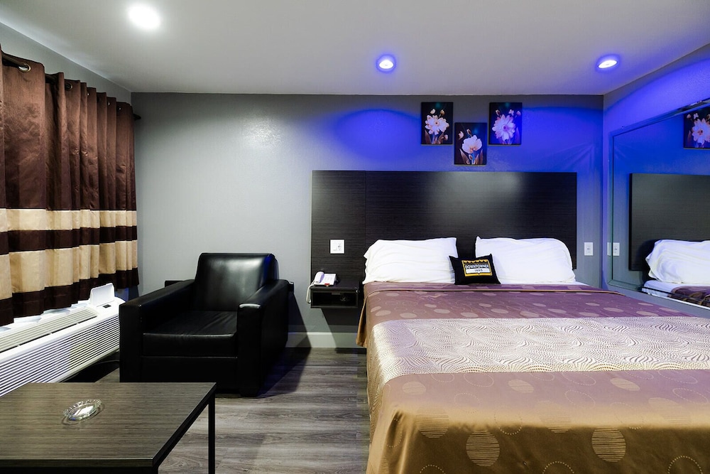 Downtowner Inns Houston - photo 20