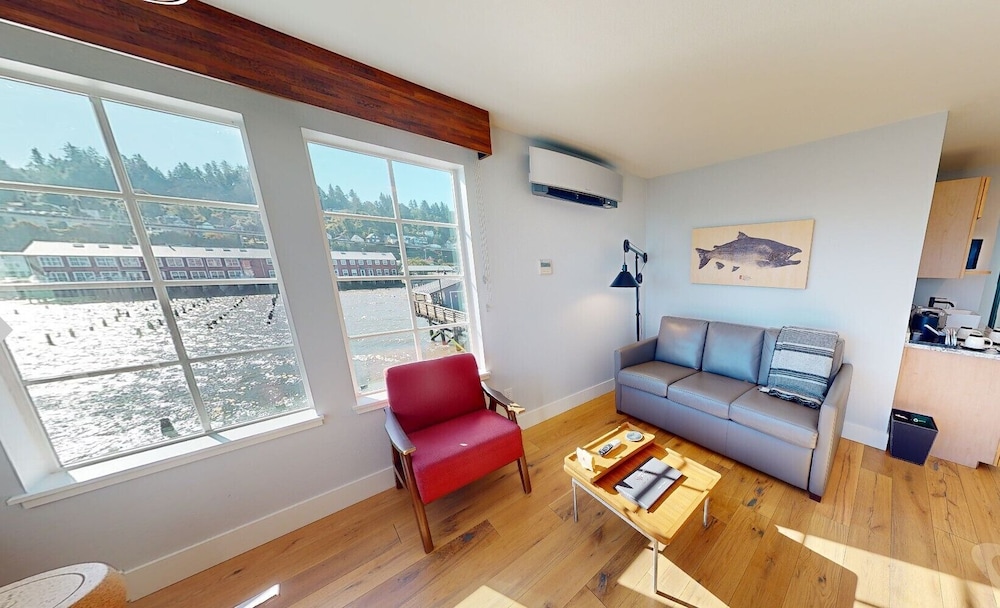 Cannery Pier Hotel & Spa - photo 53