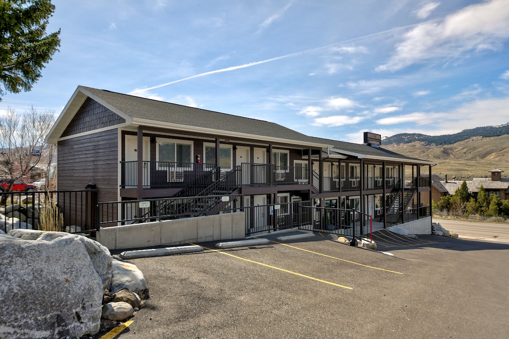 The Roosevelt Hotel Yellowstone - photo 49