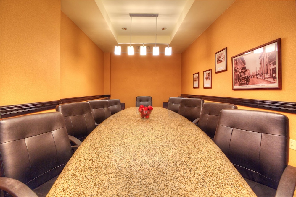 Embassy Suites by Hilton Laredo - photo 29
