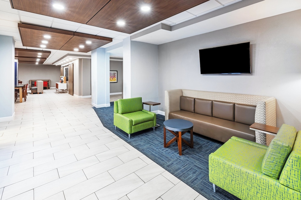 Holiday Inn Express & Suites Del Rio by IHG - photo 70