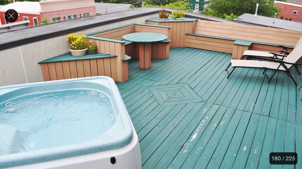 Goodfellos Suites - photo 12