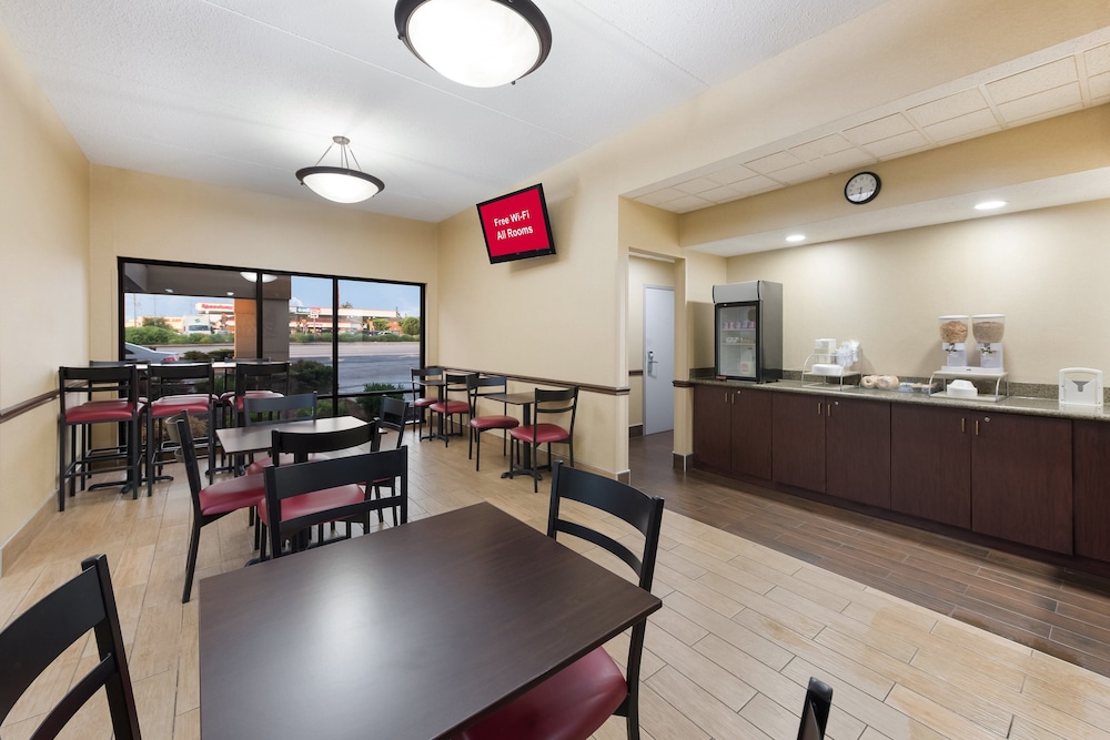 Red Roof Inn & Suites Columbus West Broad - photo 19