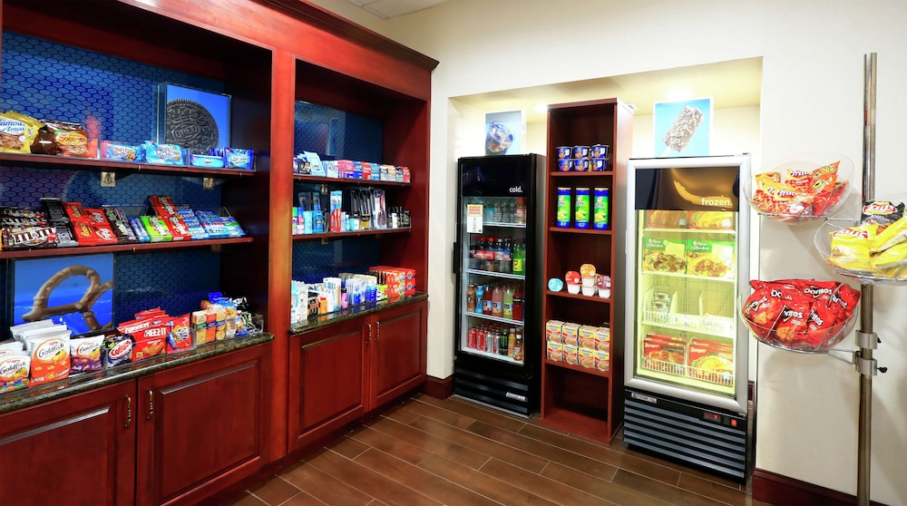 Hampton Inn & Suites Lamar - photo 108
