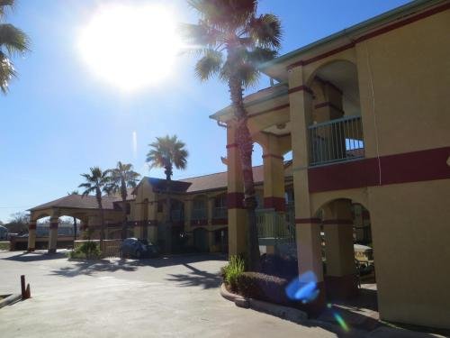 Palace Inn I10East & John Ralston - photo 15