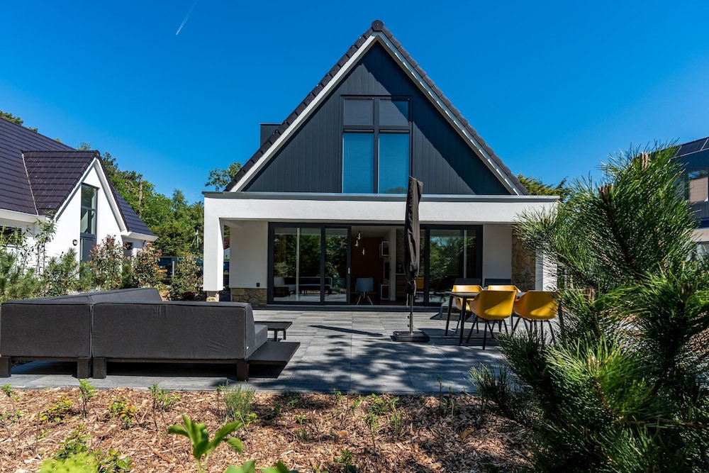 Chalet in Texel near Forest & Beach — Den Burg — photo 2