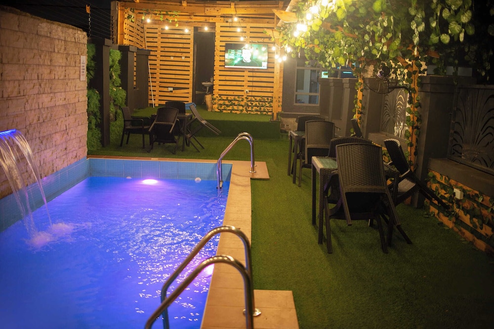 Reens Apartment — 4-Star Luxury Hotel in Abuja, Nigeria