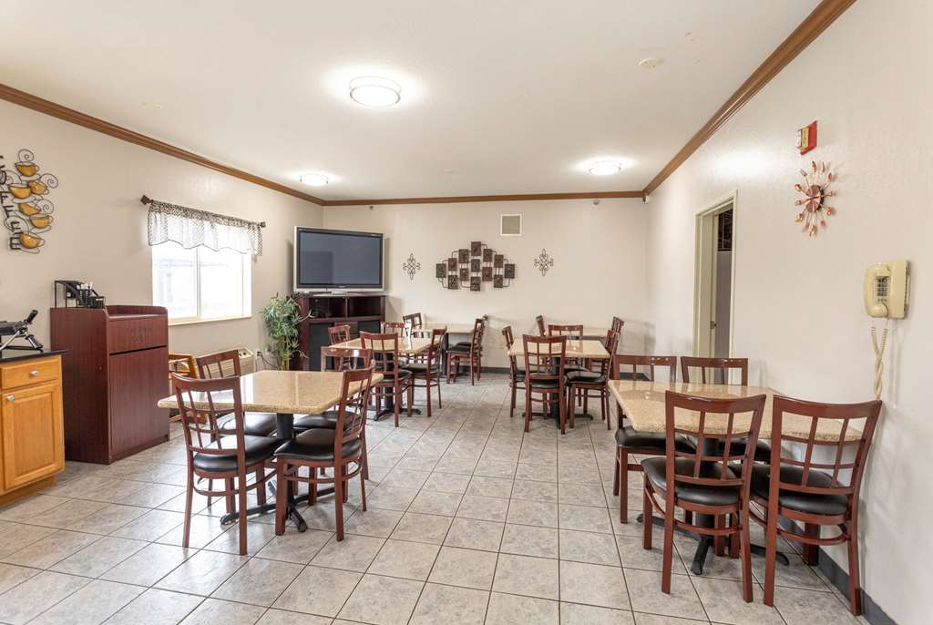 Super 8 by Wyndham Big Rapids - photo 44