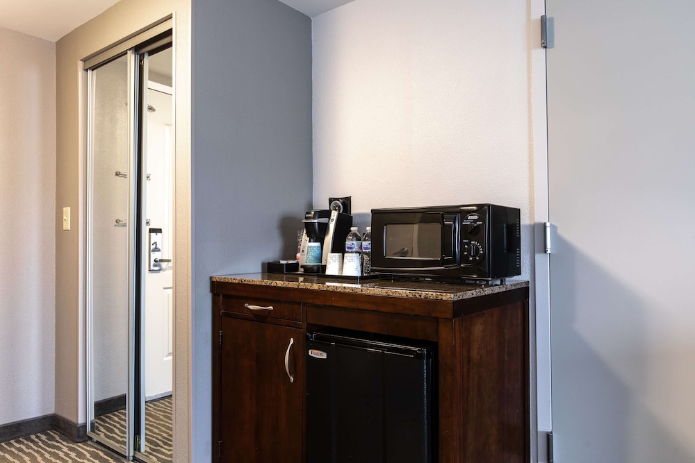 Hilton Garden Inn Lynchburg - photo 16