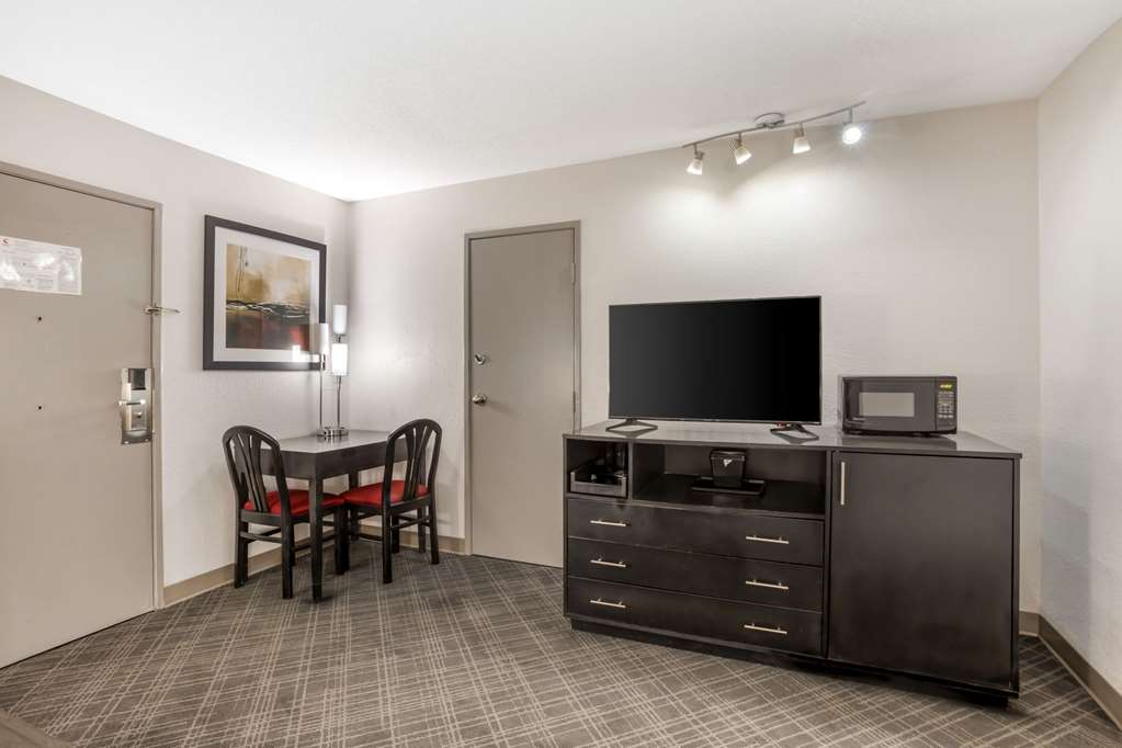 Comfort Suites Nashville Airport BNA - photo 35
