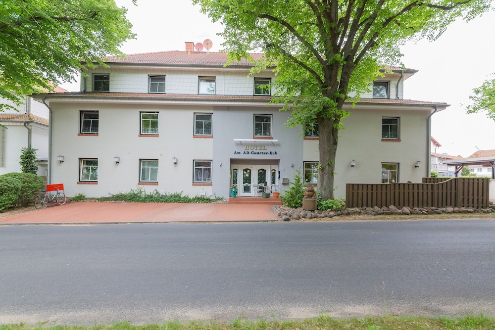 Alt Gaarzer Eck - carbon neutral hotel in Unknown City