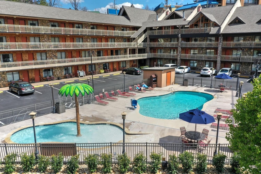 Crossroads Inn & Suites - photo 69