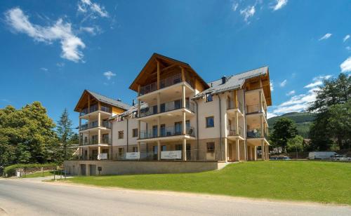Subtelne i Stylowe Apartamenty Sun Seasons 24 w Karpaczu z Umeblowanym Balkonem by Noclegi Renters — 4-Star Luxury Hotel in Karpacz, Poland