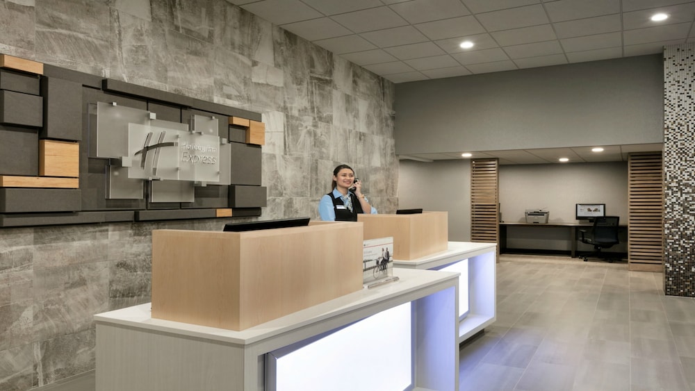 Holiday Inn Express Williamsbrg Busch Gardens Area by IHG - photo 41