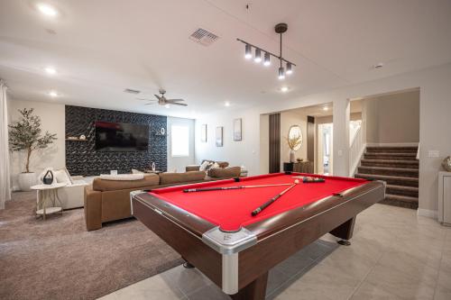Modern Spacious 6BR Villa with Game Loft 5 Min to Strip Stadium & Shopping
