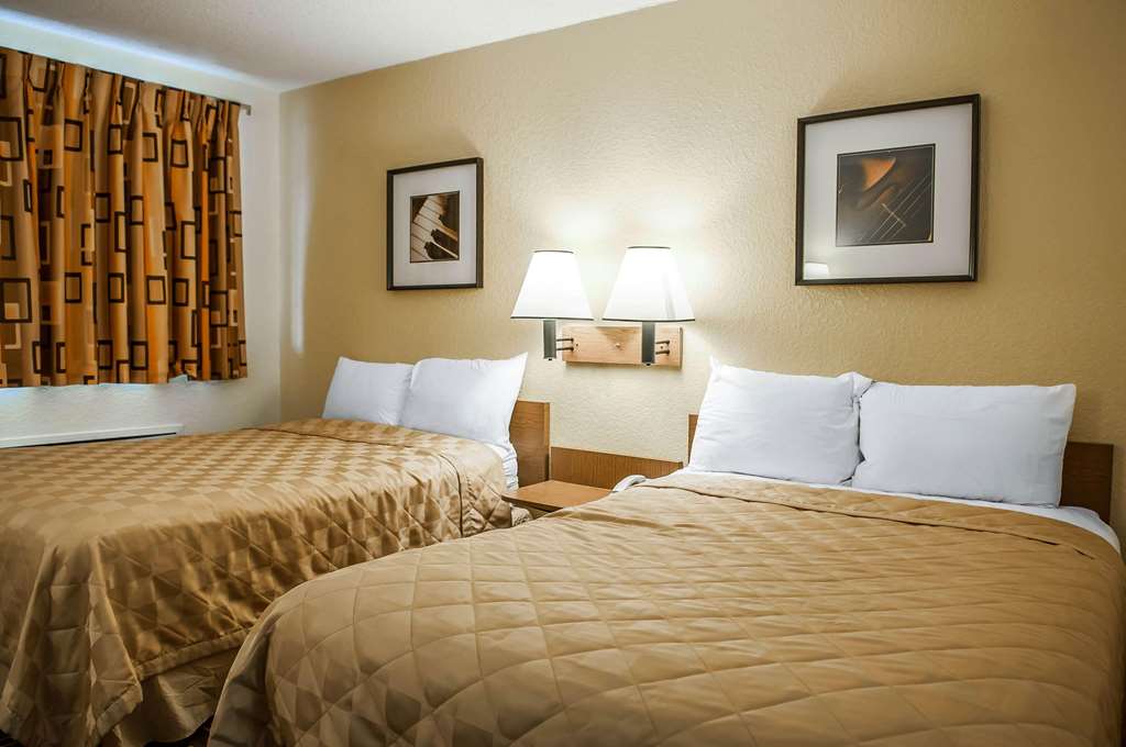 Rodeway Inn Albuquerque West - photo 16