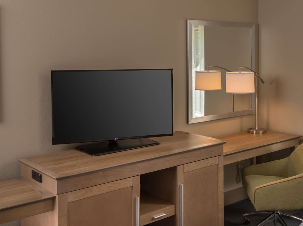 Hampton Inn & Suites Asheville Biltmore Village - photo 10