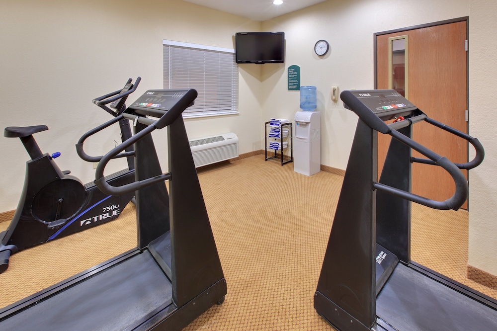 Holiday Inn Express Hotel & Suites by IHG - photo 12