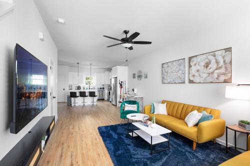 Perfect Getaway Prime Location Game Room And HotTub in Charlotte, United States