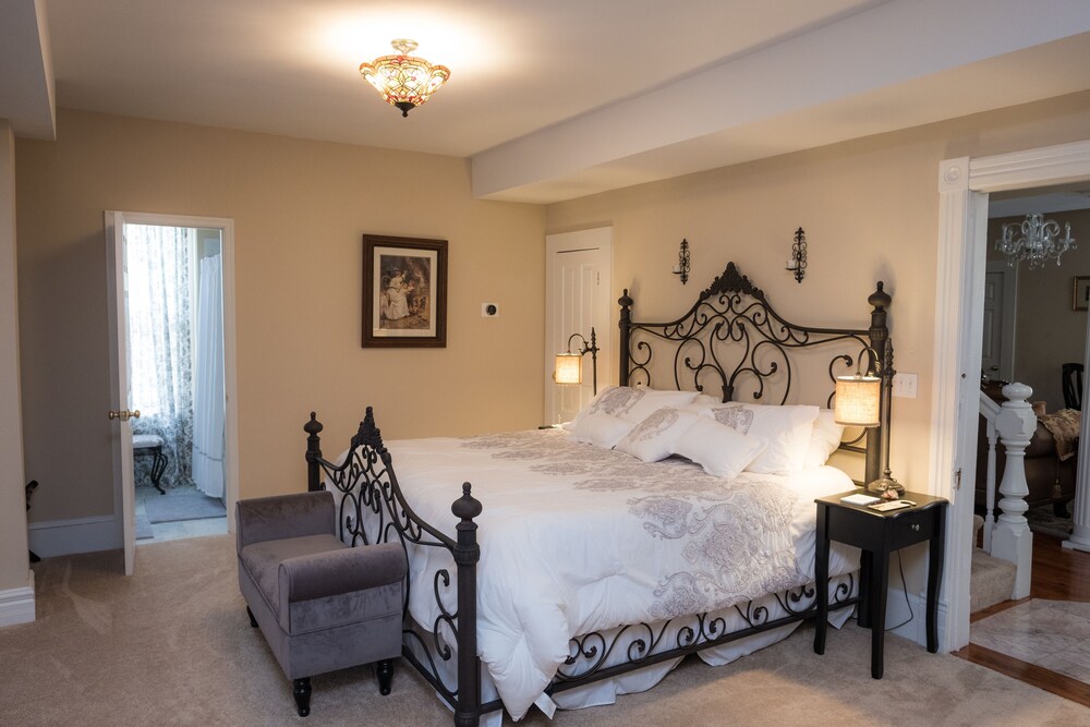 Dennison Street Inn Bed & Breakfast - photo 4