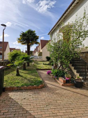 Residom - carbon neutral hotel in Bondoufle