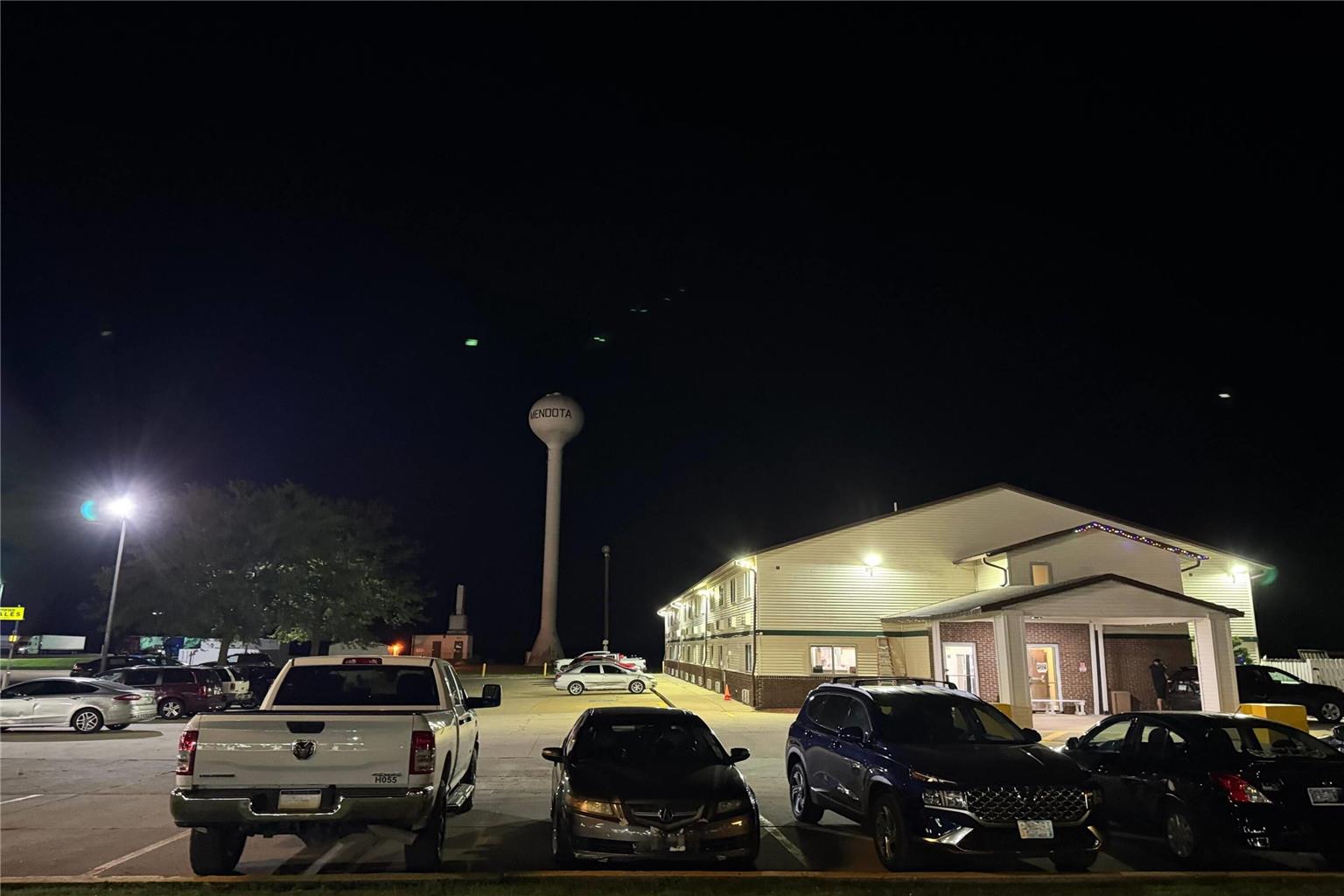 Super 8 by Wyndham Mendota I 39 - photo 6
