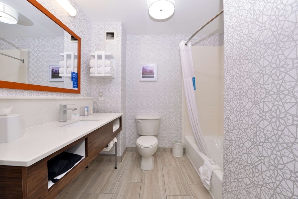 Hampton Inn Kansas City Northeast - photo 41