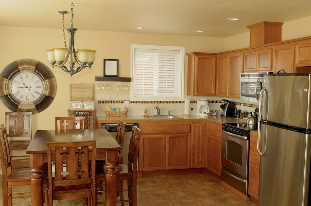The Collins Inn and Seaside Cottages - photo 37